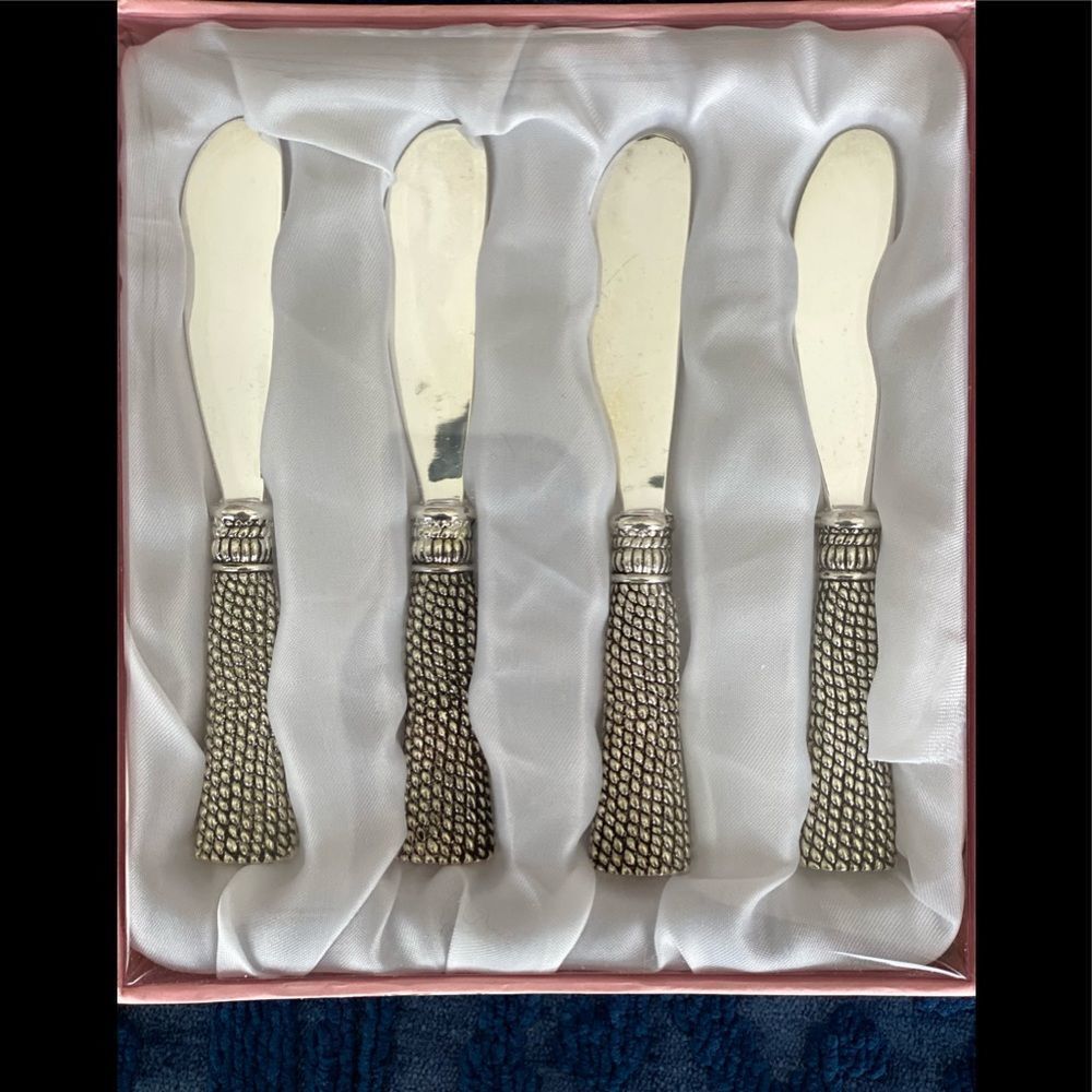 Grace’s Teaware Butter/Dessert Knife
